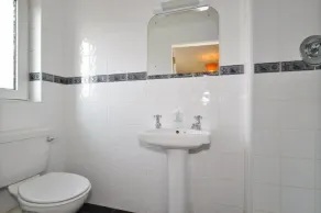 Lynfield Guest House - Bathroom