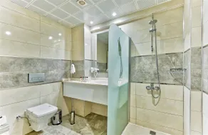 Ege Tulip Çeşme Hotel - Bathroom