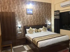 Hotel King's Banaras - Room