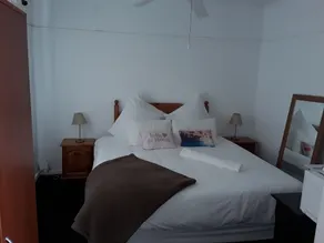 Kwazi Guest House - Room