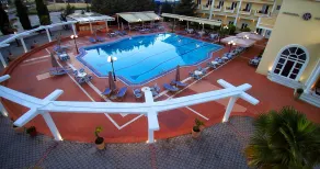Kouros Hotel - Basseng