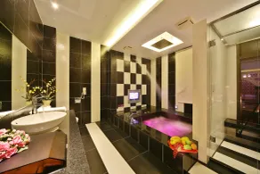 Shining Motel - Bathroom