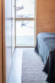 Aska, Modern Cabin - Zimmer