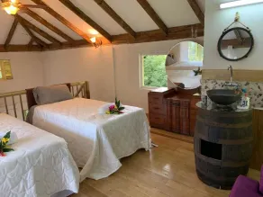 Lejartre's Retreat - Camera