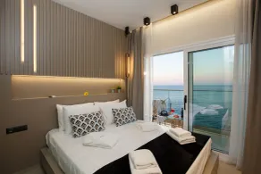 Hersonissos Beach Front Suites - Chambre