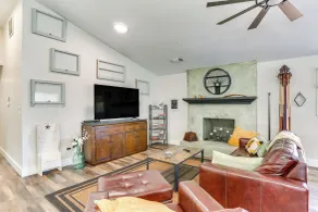 Quiet Redding Getaway ~ 7 Mi to Downtown! - Interiör