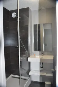 Inter-Hôtel Les Alizés Lamballe - Salle de bain