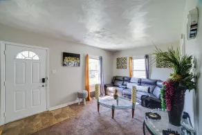 Gary Vacation Rental ~ 5 Mi to Lake Michigan! - Interior