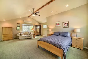 'Hilltop Loft' Ukiah Vacation Rental! - Innenbereich
