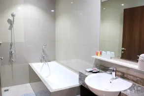 Pakons Prime Hotel - Bathroom