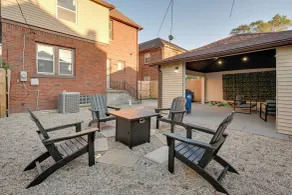 Dogs Welcome! Stylish Detroit Tudor w/ Fenced Yard - Innenbereich