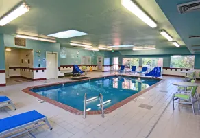 Holiday Inn Express Hotels & Suites Burlington by IHG - Piscine