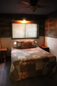Lone Fir Resort - Zimmer