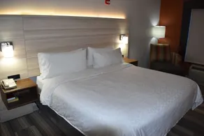 Holiday Inn Express Hotel & Suites McPherson by IHG - Chambre