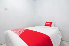 OYO 1765 Herman Homestay - Zimmer