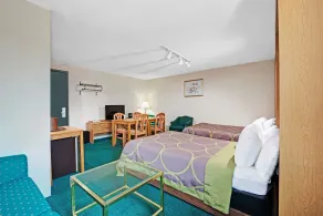 Super 8 by Wyndham Kenmore/Buffalo/Niagara Falls Area - Chambre