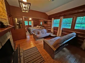 White Pines Lodge - Room