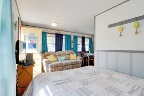 Cozy Camdenton Cottage w/ Deck + Boat Dock Access! - Interiör