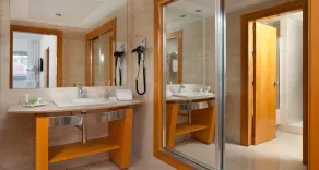 NH Madrid Ventas - Room
