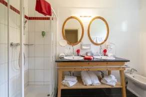 Ortners Mauerwirt - leistbarer Luxus - Bad