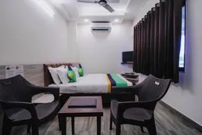 Treebo Paras Raj Near City Palace - Chambre