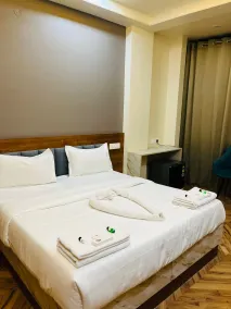 Hotel Royal Aana Inn - Habitación