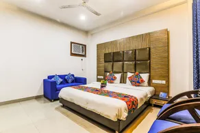 FabHotel The Maple Stays - DLF Galleria - Room