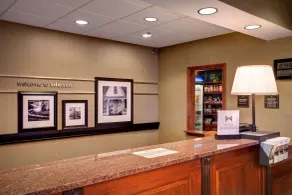 Hampton Inn & Suites Addison - Réception