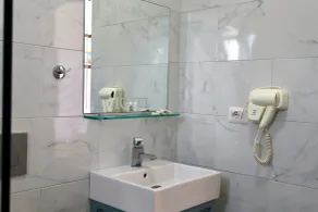 Mucobega Hotel - Bathroom