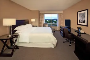 Sheraton Louisville Riverside by Marriott - Room
