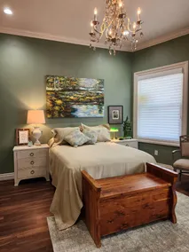 Hummingbird House - Room