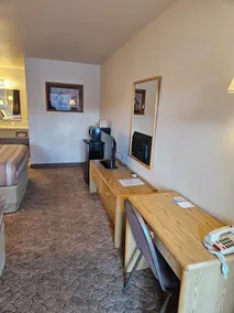 Yellowstone River Motel - Room