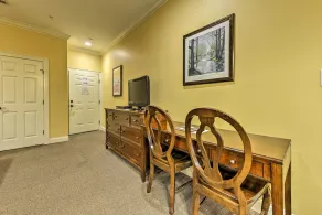 Resort-Style Condo on Golf Course w/ Pool Access - Interiør