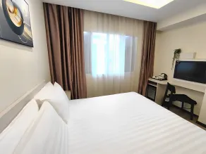 Link Hotel Singapore - Room