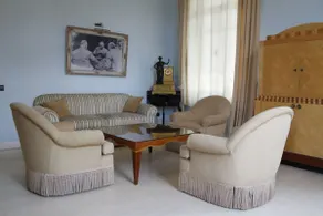 Anadolu Kulubu - Lobby sitting area