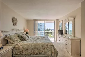 Sunny Getaway: Community Amenities, Walk to Beach! - Interiör