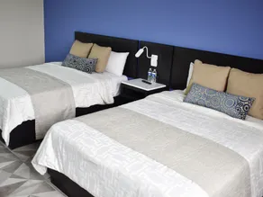 Hotel Corona Plaza - Chambre