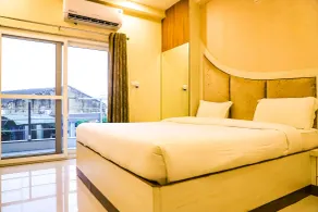 Hotel Shri Radha Nikunj - Opposite Prem Mandir - View from room