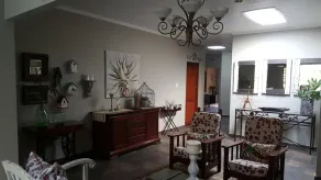 The Sandpiper - Interior entrance