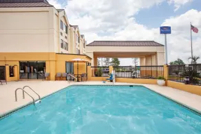 Baymont by Wyndham Saraland - Piscine