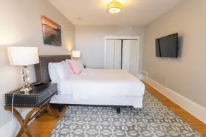 The Newport Lofts - 194 Thames Street - Room