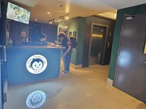 Mad Monkey Manila - Reception