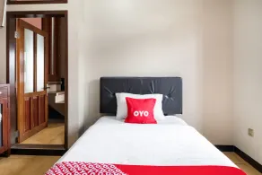 Hotel O Guest House Teras Waruga Syariah - Room