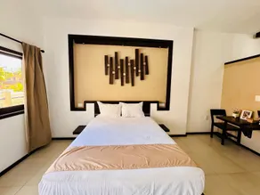 Maya Bric - Room