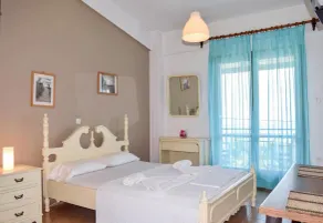 Ostria's House - Room