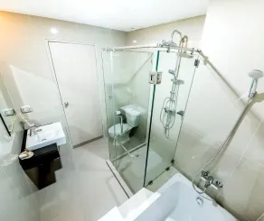 The Violin Sriracha - Salle de bain