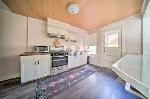 Historic Family Home 2 Mi to Lake Erie & Zoo! - Innenbereich