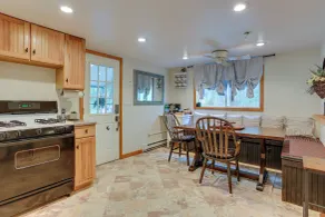 Huguenot Retreat w/ Screened Porch & Lake Access! - Interiör