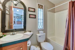 Sunny Florida Escape w/ Screened-in Patio & Grill! - Innenbereich