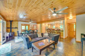 Thendara Cabin on Moose River w/ Game Room! - Interiør